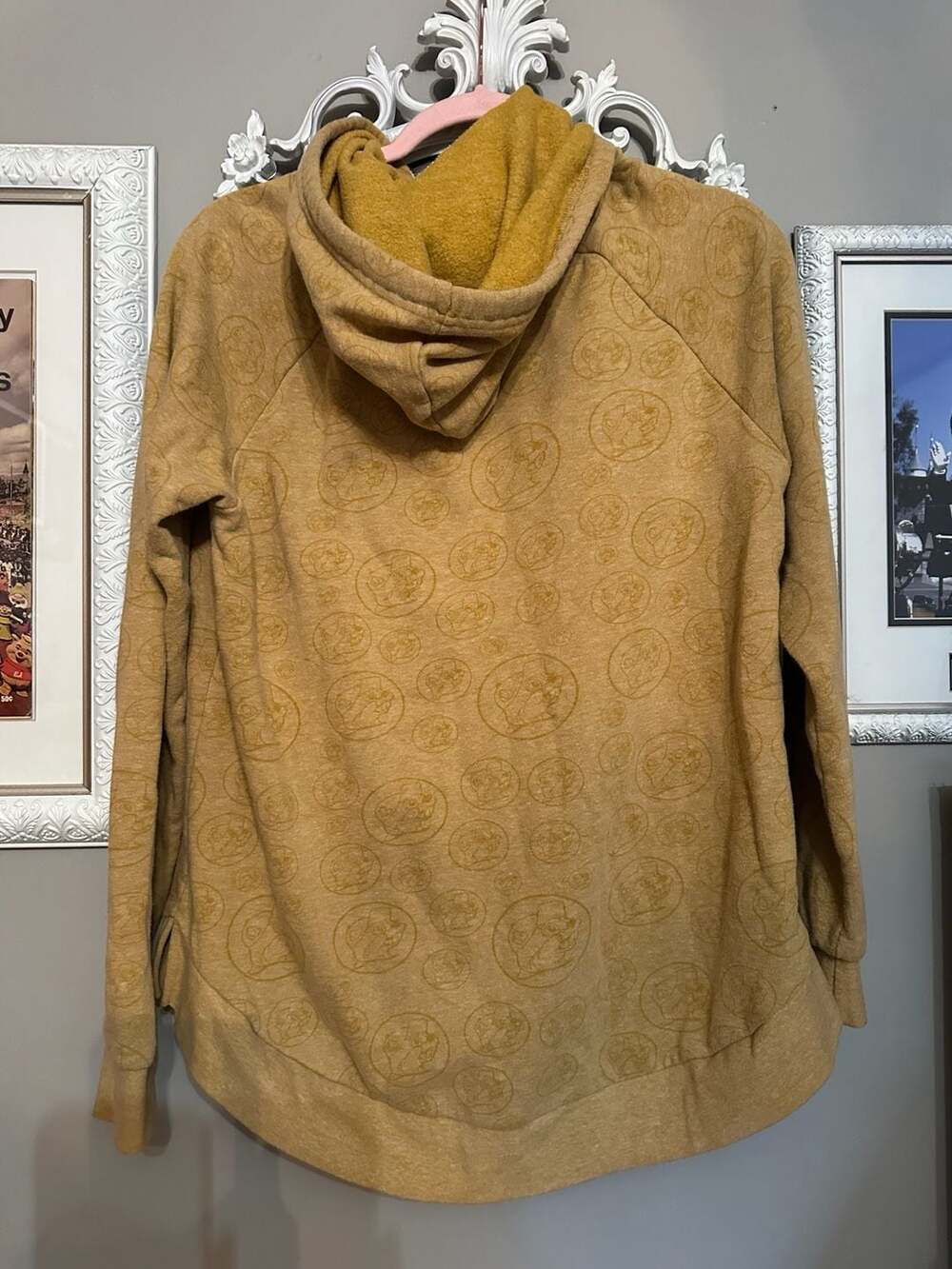 Buc-ee's Beaver All-Over Logo Print Lightweight Hoodie - Picture 5 of 7